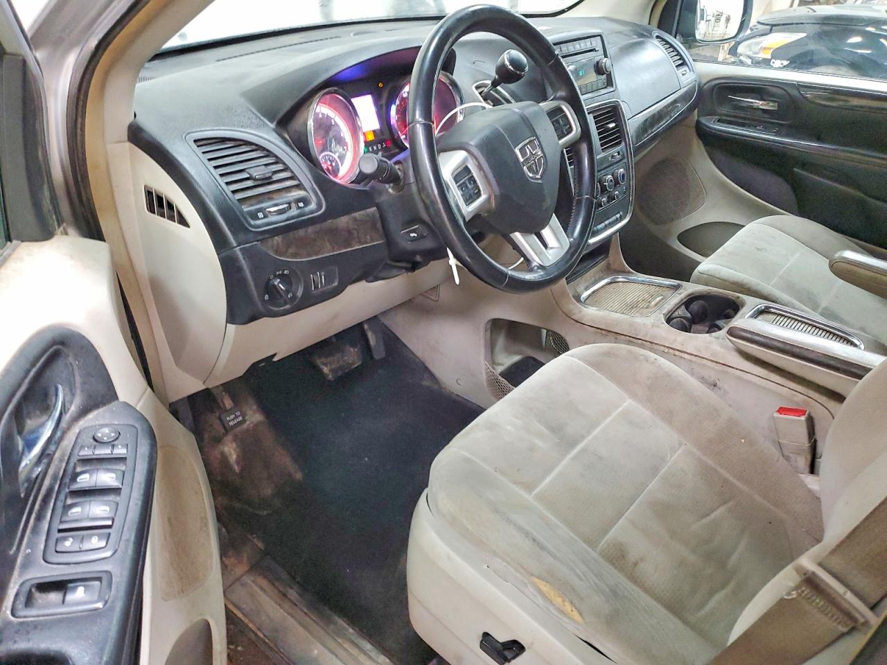 2011 DODGE GRAND CARAVAN CREW photo 22