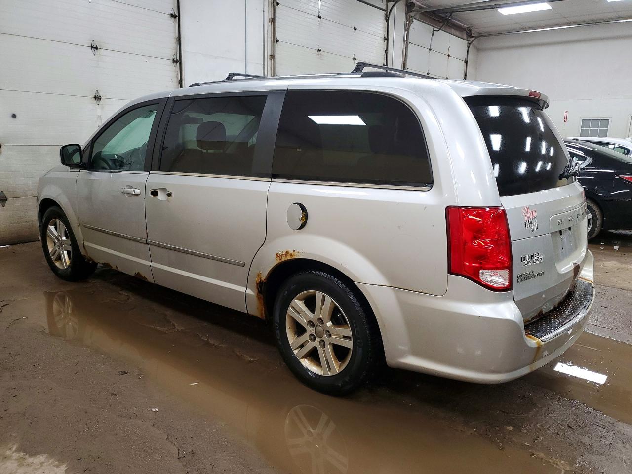 2011 DODGE GRAND CARAVAN CREW photo 4