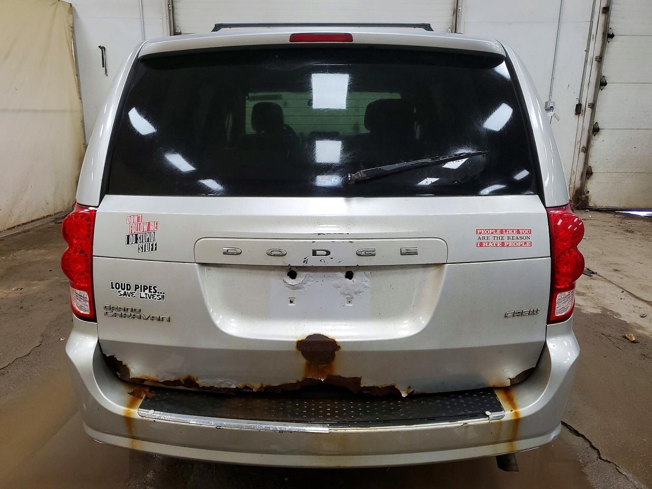 2011 DODGE GRAND CARAVAN CREW photo 16