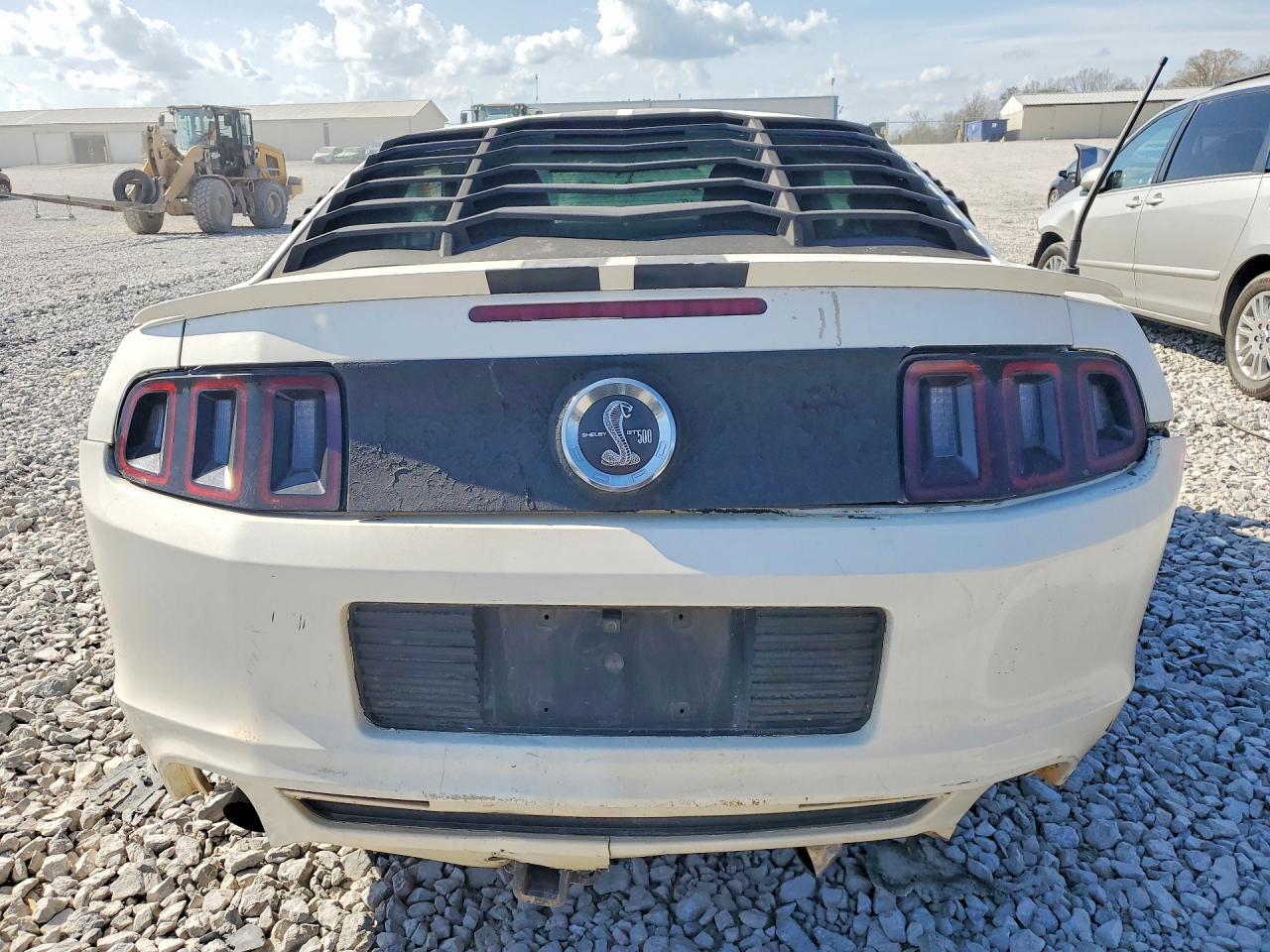 2013 FORD MUSTANG photo 6