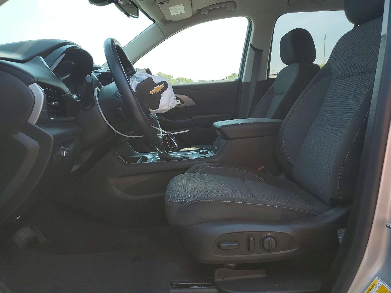 2020 CHEVROLET TRAVERSE LT photo 13