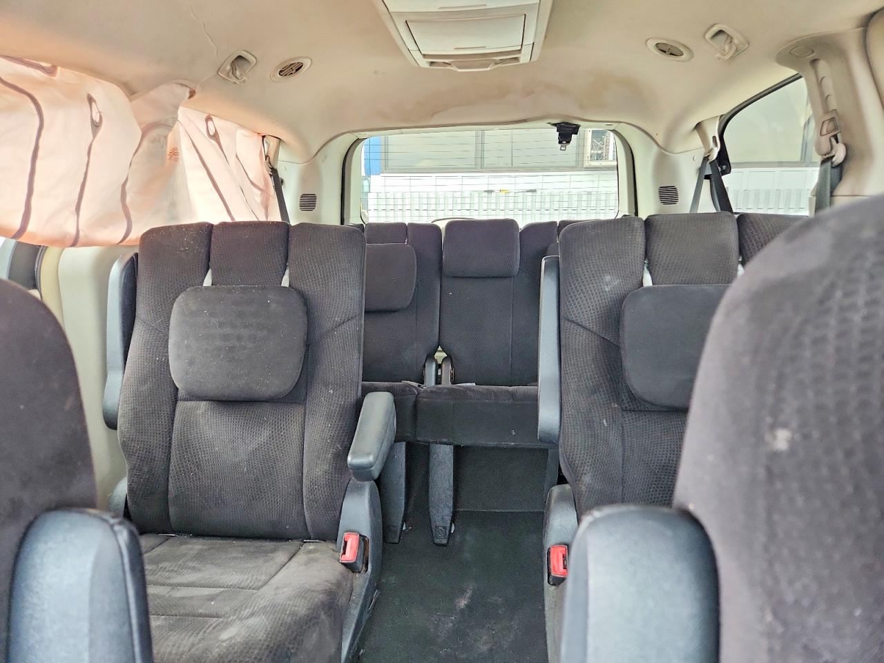 2011 DODGE GRAND CARAVAN CREW photo 19