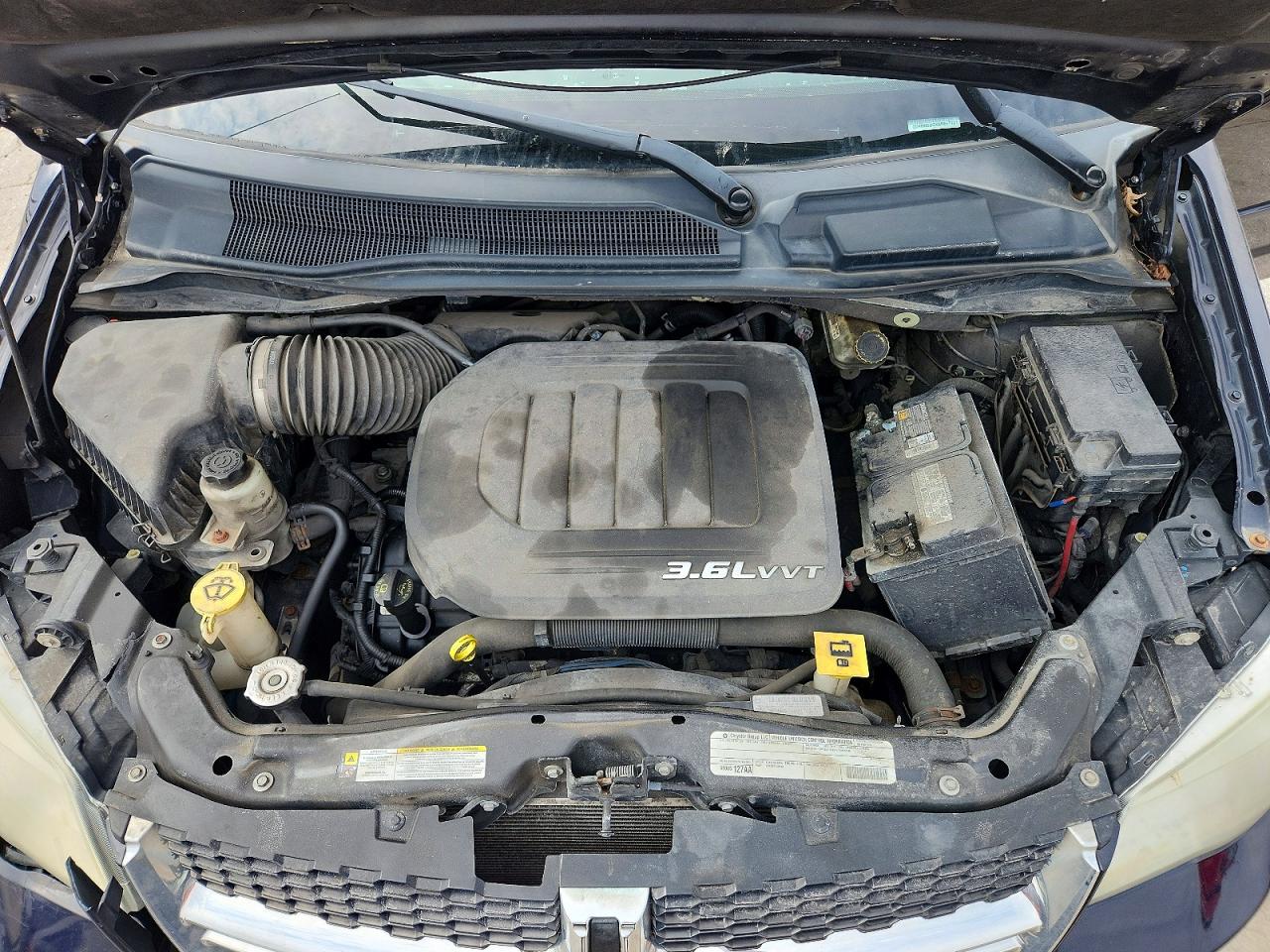 2011 DODGE GRAND CARAVAN CREW photo 23