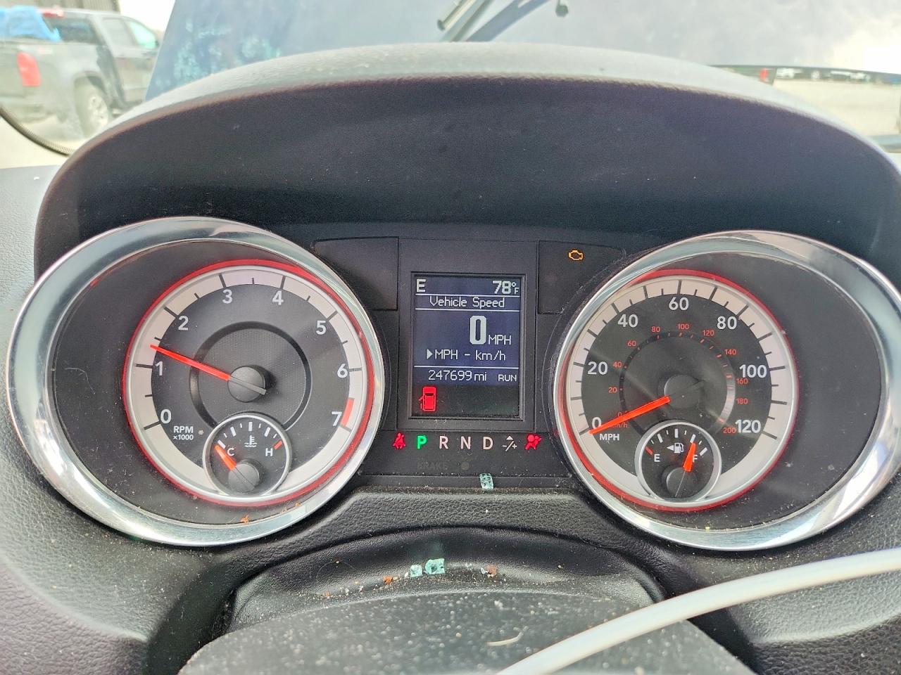 2011 DODGE GRAND CARAVAN CREW photo 17