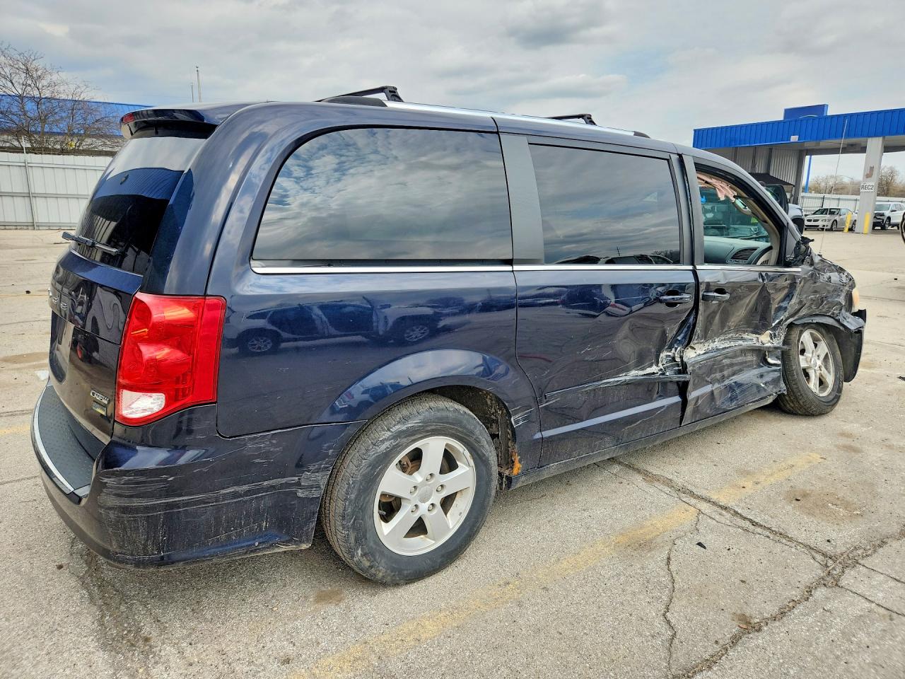 2011 DODGE GRAND CARAVAN CREW photo 5