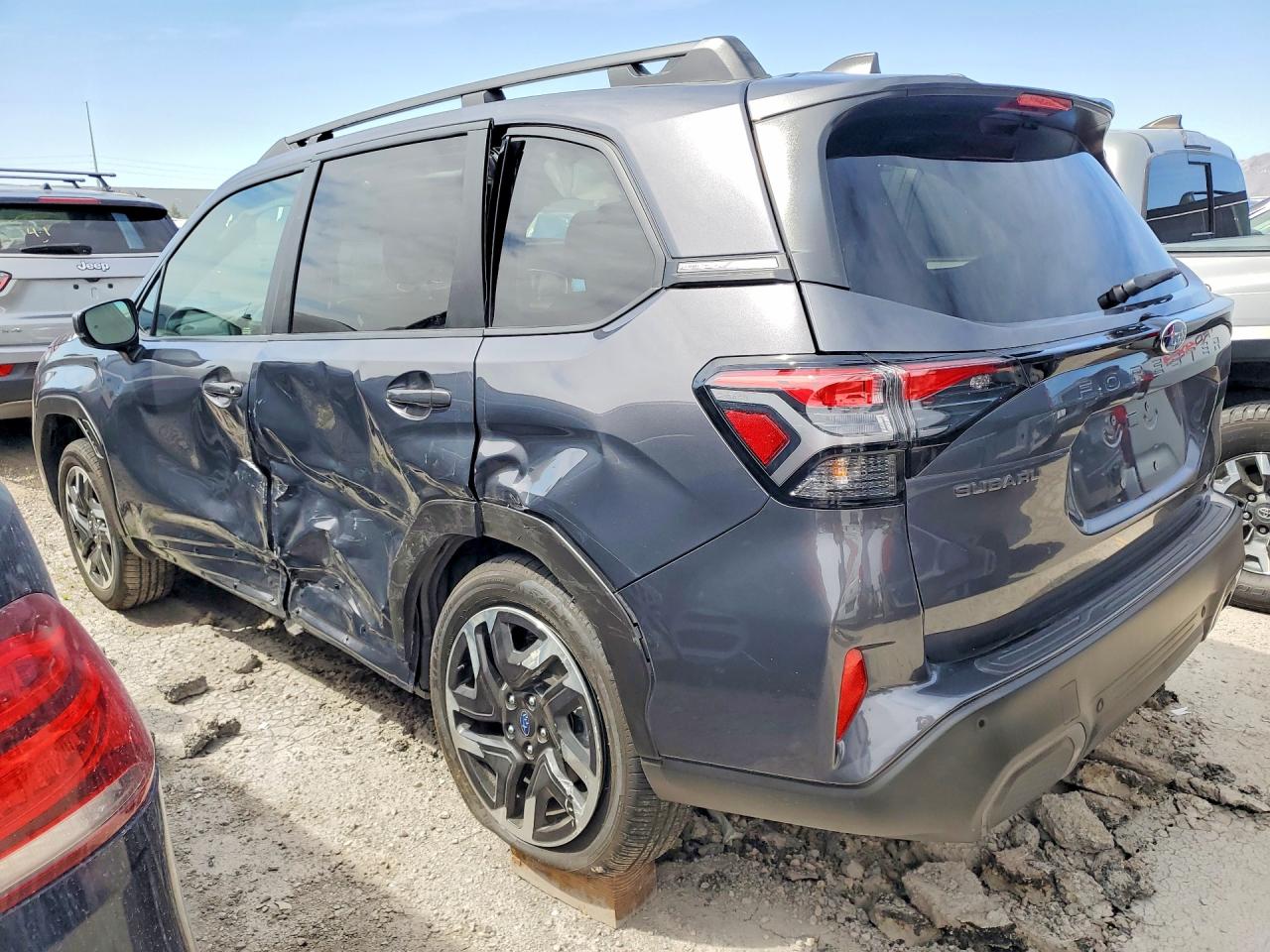 2025 SUBARU FORESTER LIMITED photo 3
