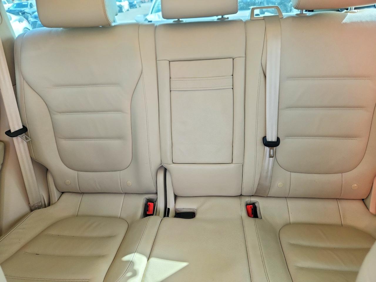 2017 VOLKSWAGEN TOUAREG EXECUTIVE photo 19