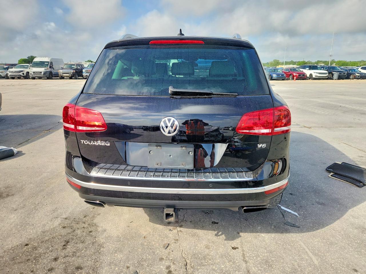 2017 VOLKSWAGEN TOUAREG EXECUTIVE photo 11