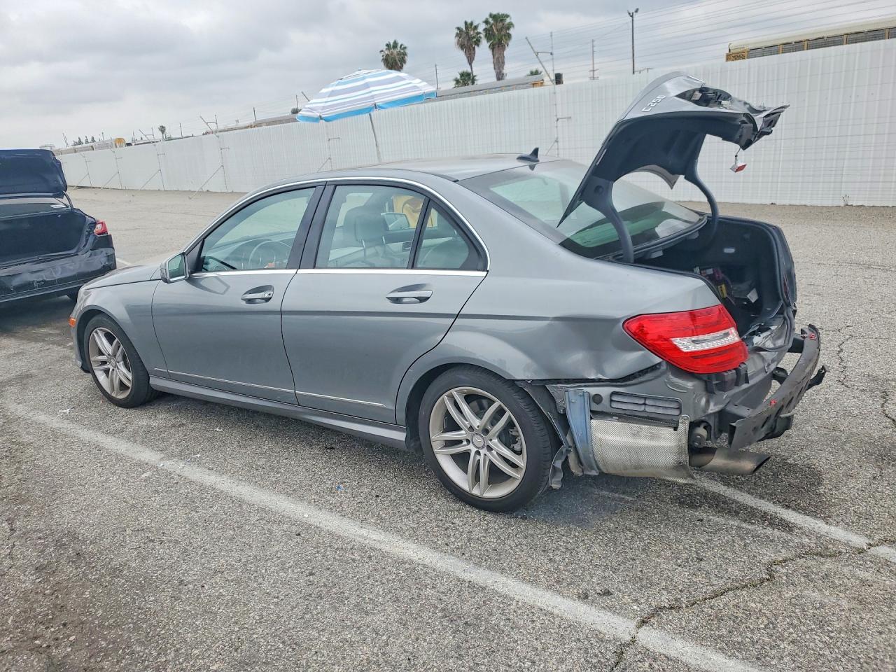 2014 MERCEDES-BENZ C 250 photo 4