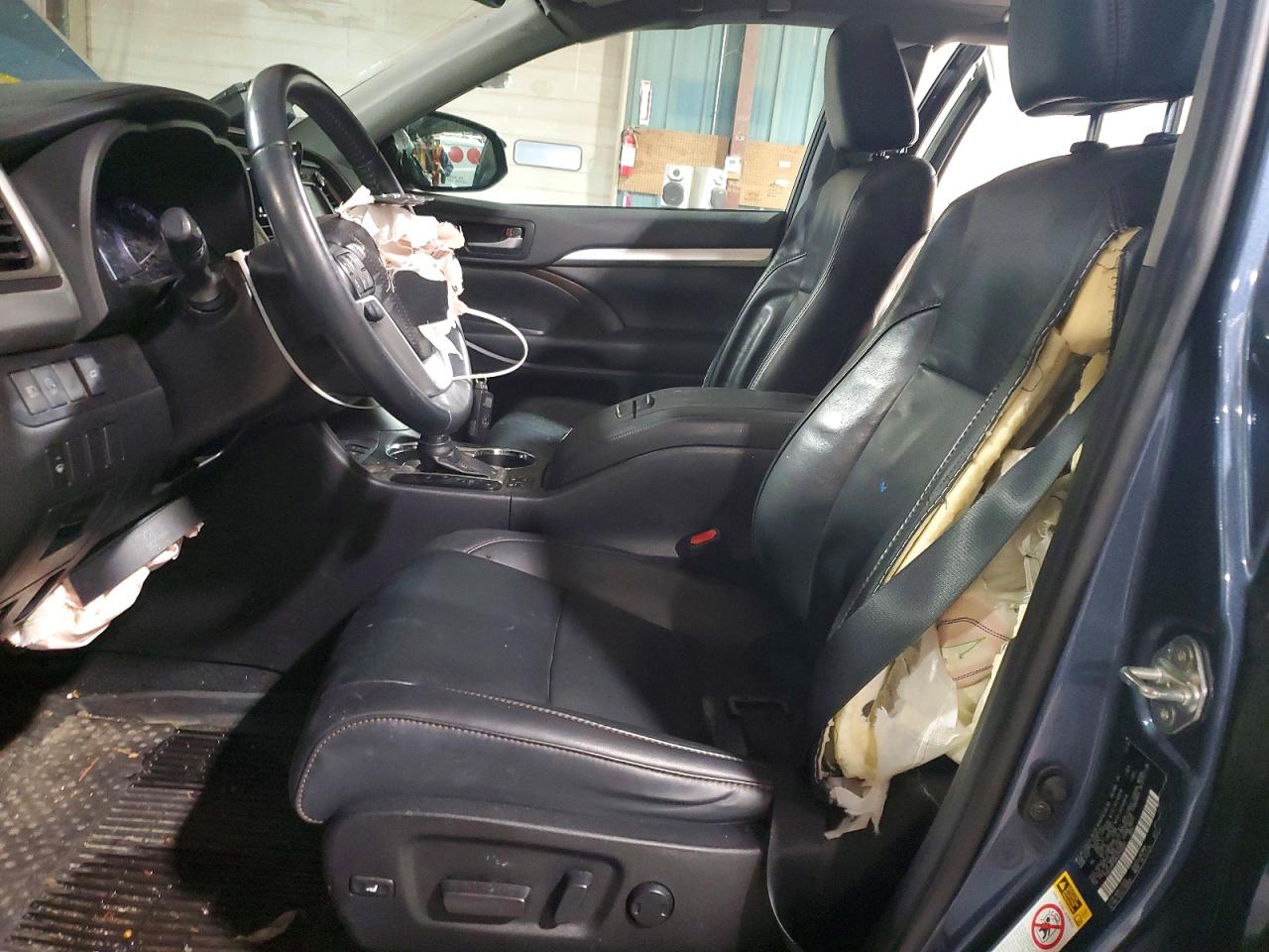 2019 TOYOTA HIGHLANDER XLE photo 7