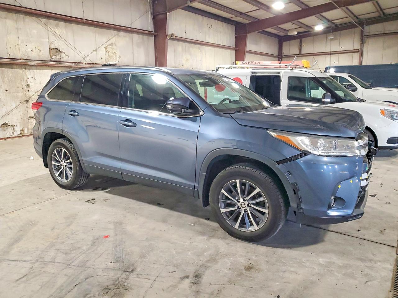 2019 TOYOTA HIGHLANDER XLE photo 4