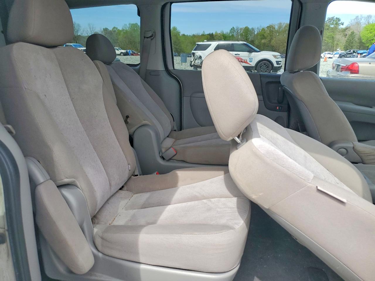 2011 KIA SEDONA LX photo 31