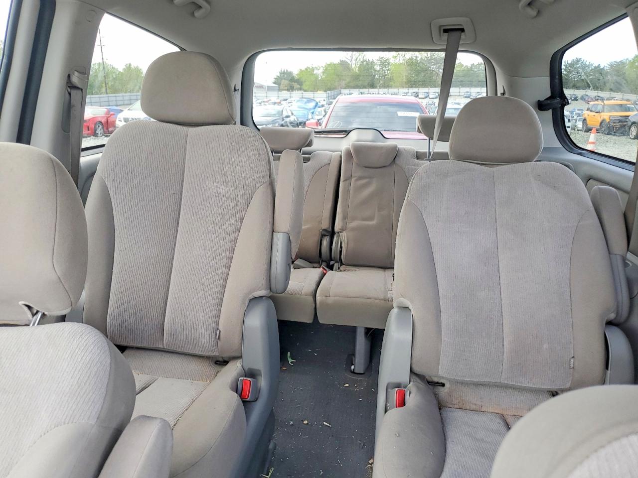 2011 KIA SEDONA LX photo 28