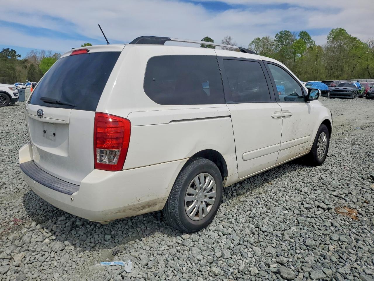 2011 KIA SEDONA LX photo 7
