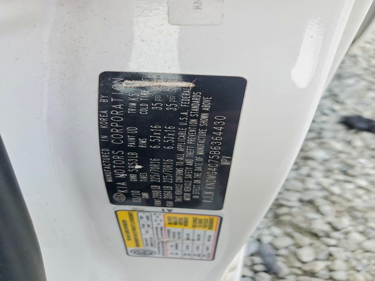 2011 KIA SEDONA LX photo 37