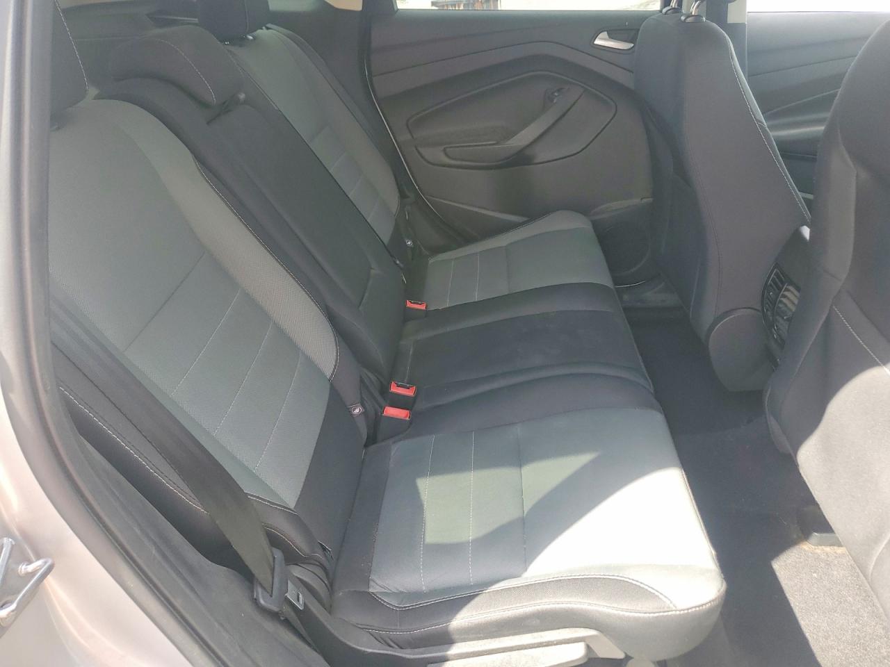 2016 FORD ESCAPE SE photo 28