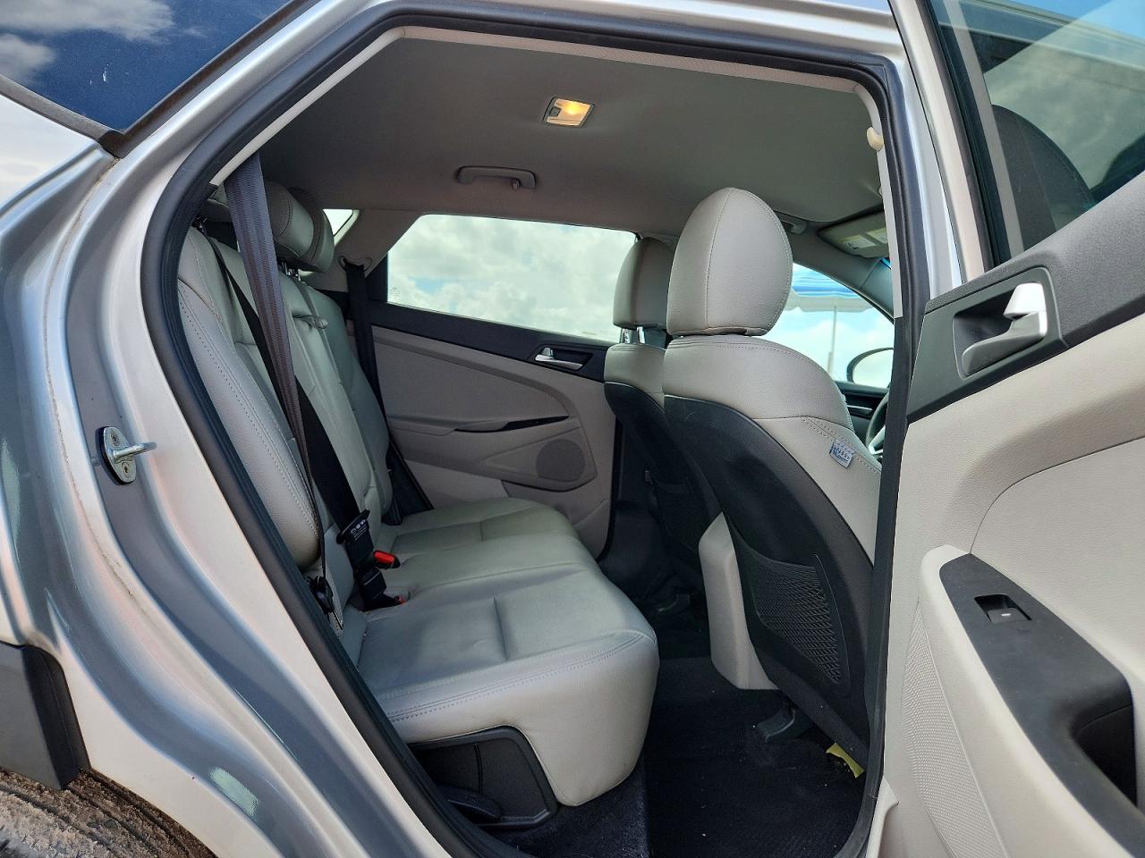 2020 HYUNDAI TUCSON VALUE photo 19