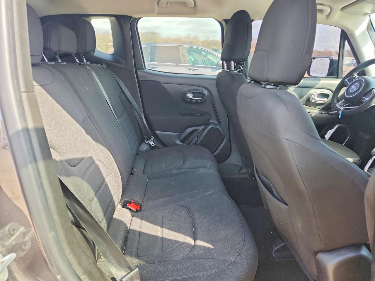 2019 JEEP RENEGADE LATITUDE photo 21
