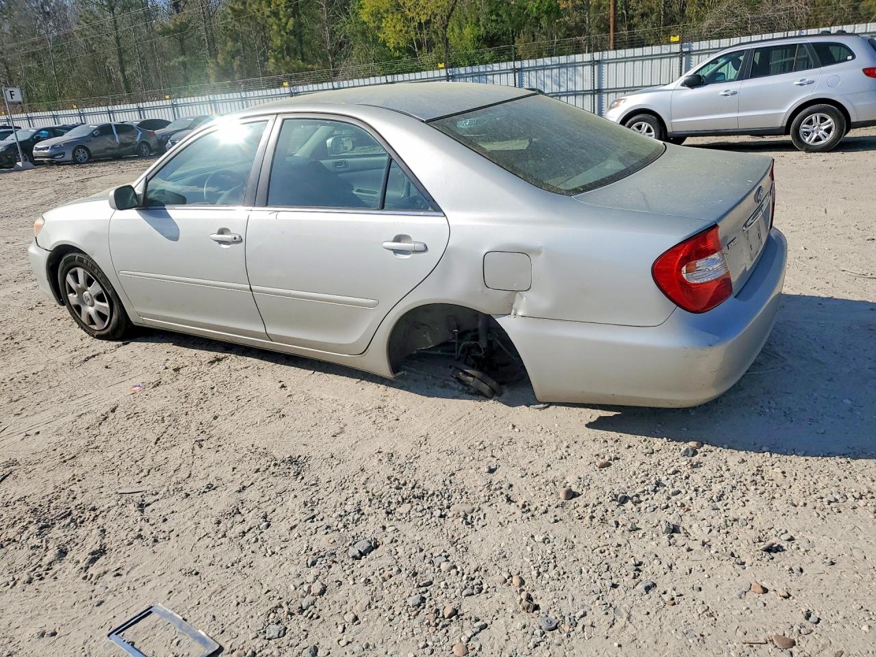 2003 TOYOTA CAMRY LE photo 4