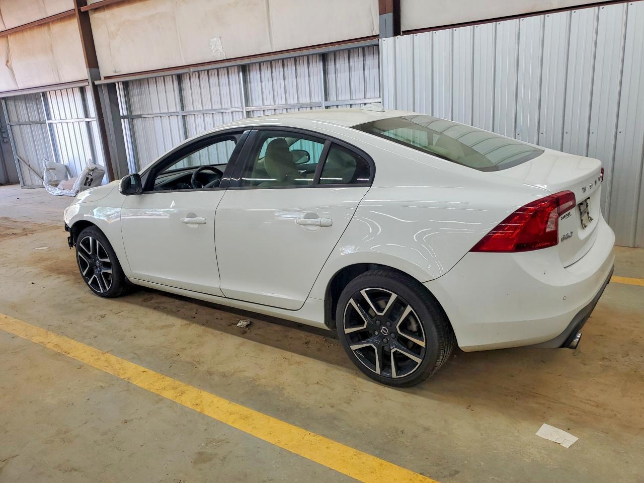 2017 VOLVO S60 DYNAMIC photo 4