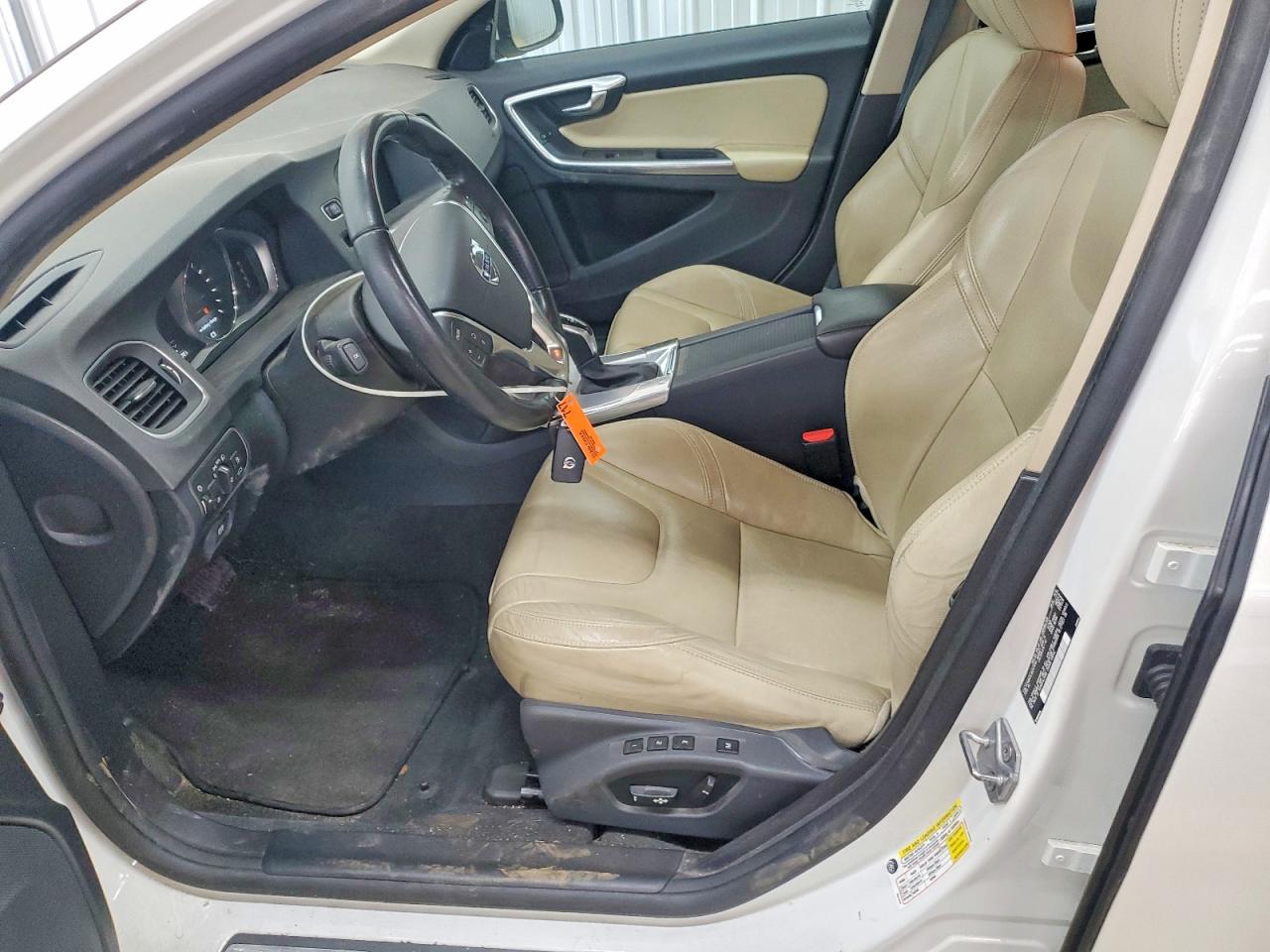 2017 VOLVO S60 DYNAMIC photo 19