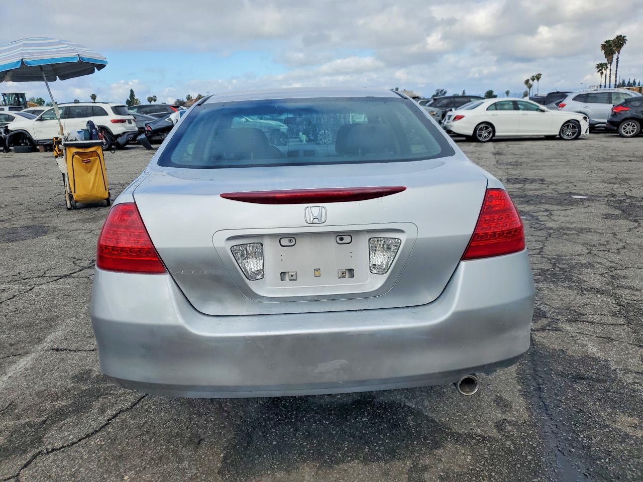 2006 HONDA ACCORD LX photo 16