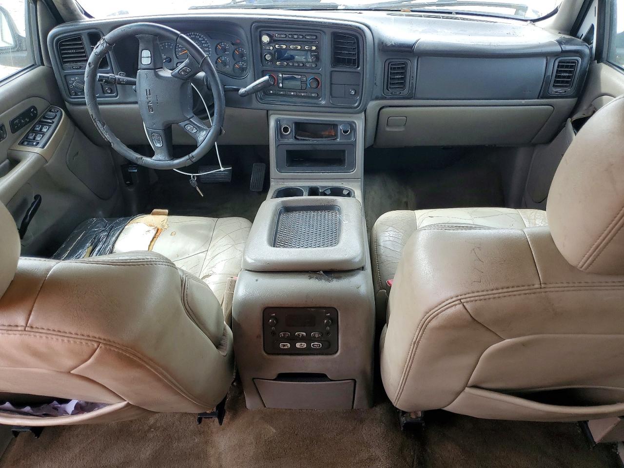 2004 GMC YUKON XL C1500 photo 15