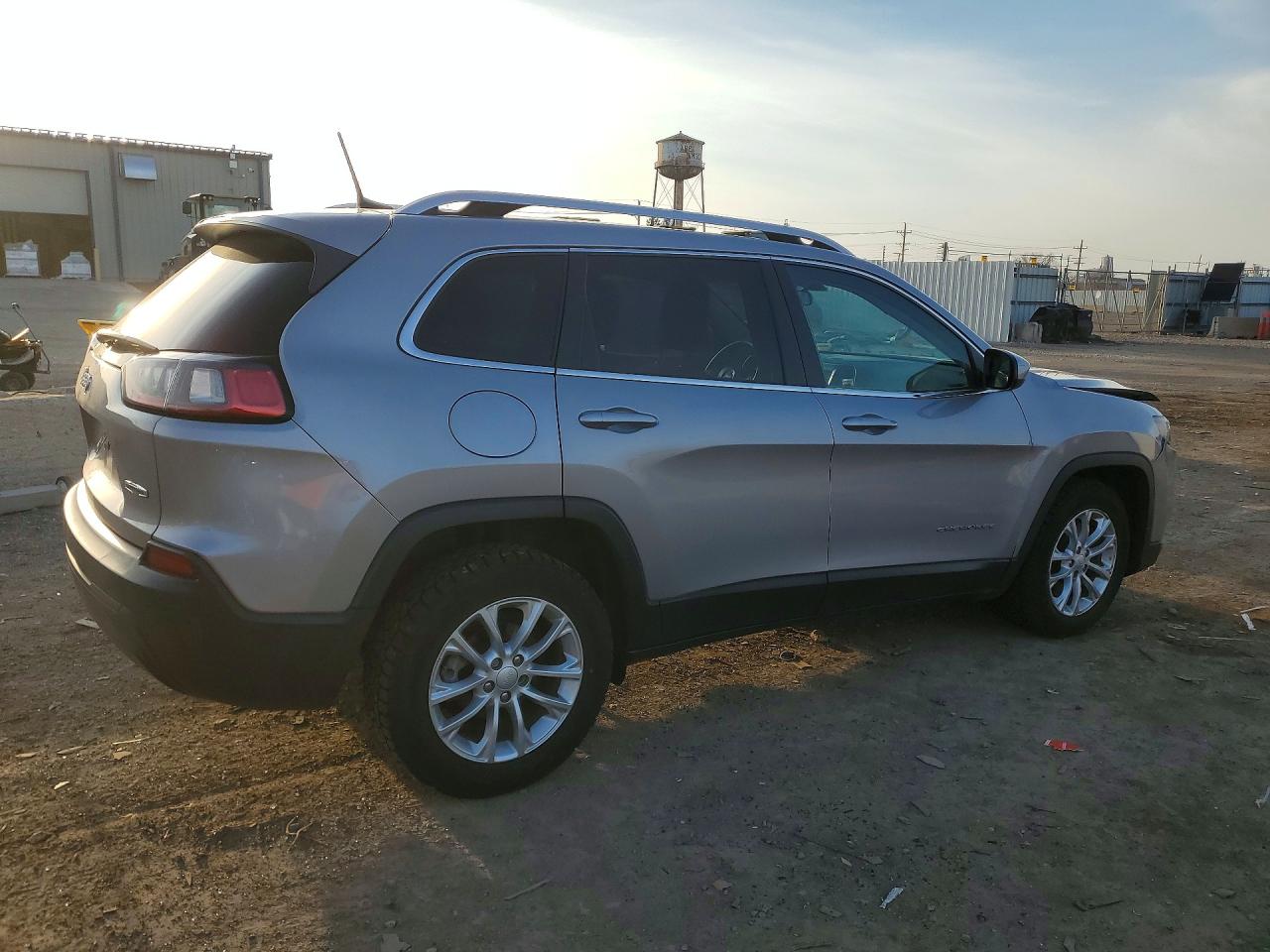 2019 JEEP CHEROKEE LATITUDE photo 5