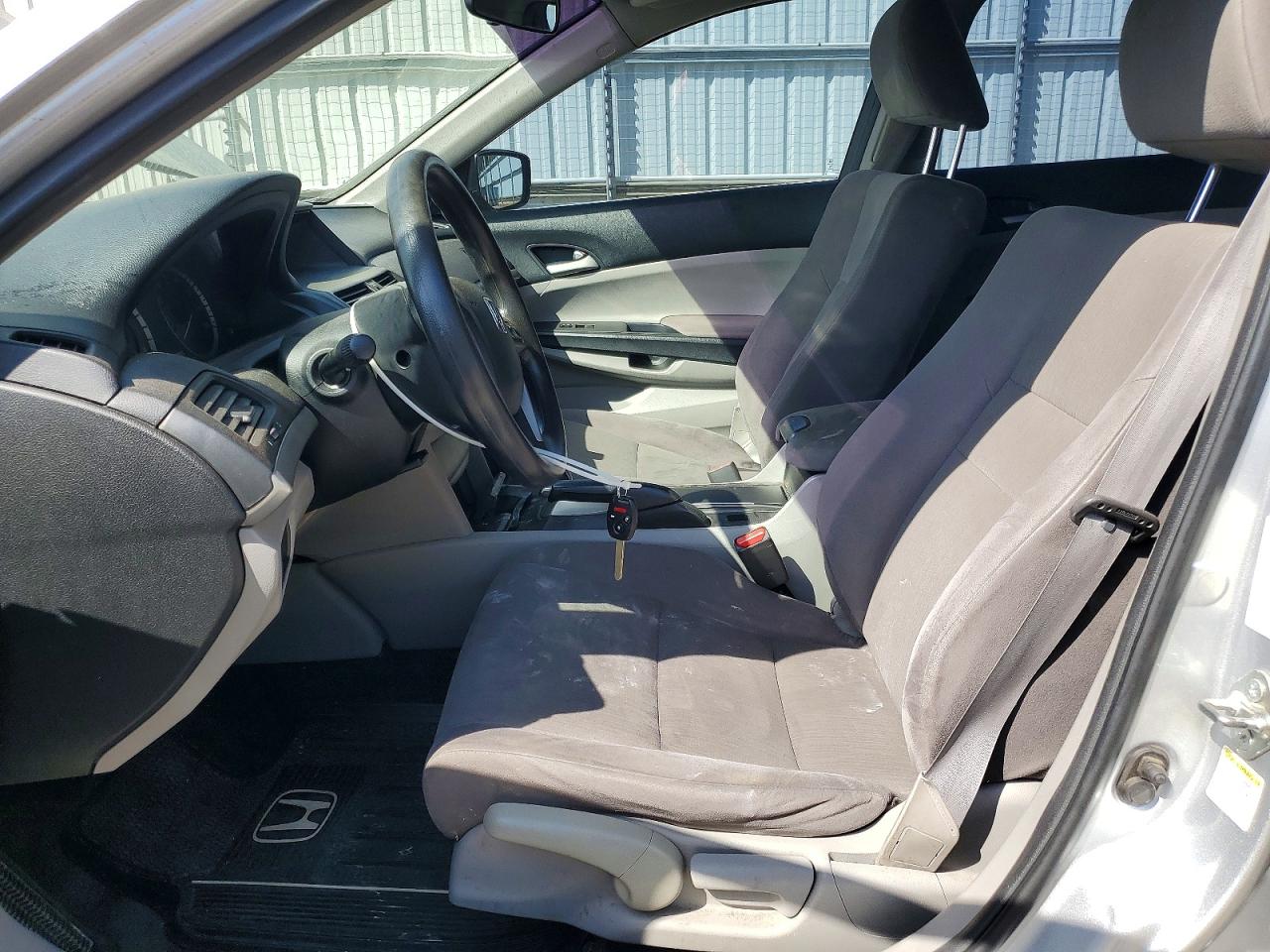 2012 HONDA ACCORD LX photo 19