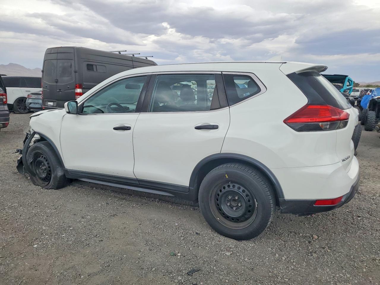2017 NISSAN ROGUE S photo 4