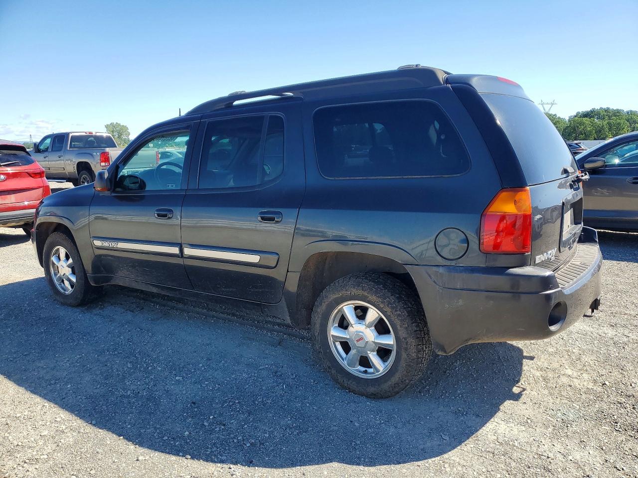 2004 GMC ENVOY XL photo 2