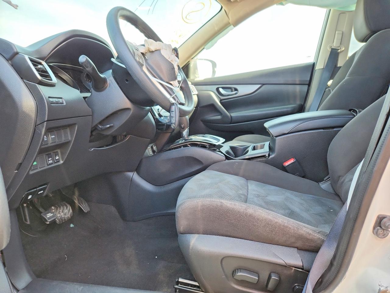 2016 NISSAN ROGUE SV photo 19