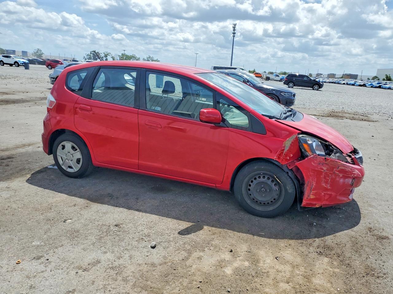 2013 HONDA FIT photo 7