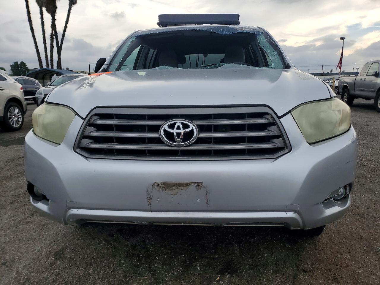 2010 TOYOTA HIGHLANDER BASE photo 9