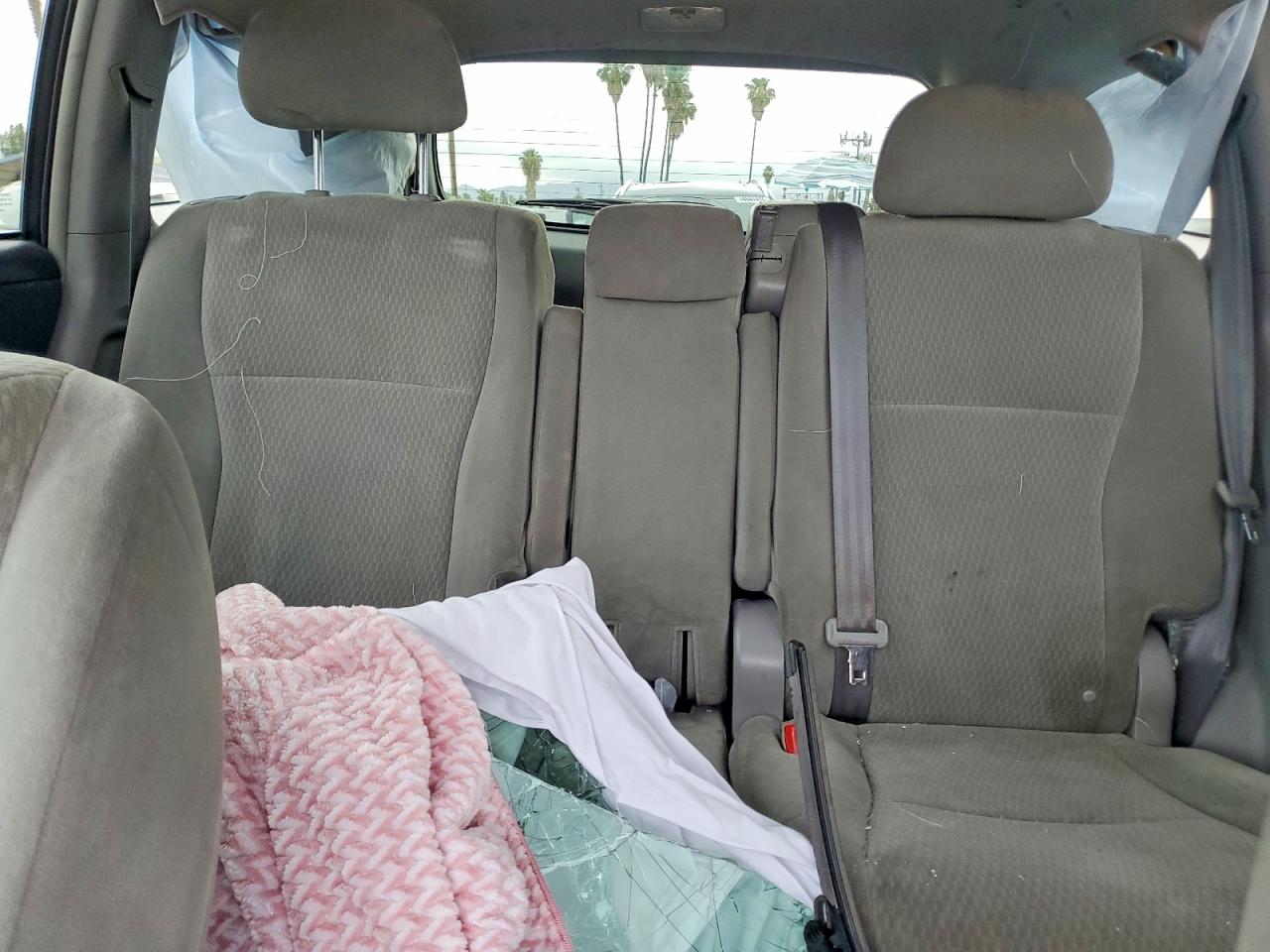 2010 TOYOTA HIGHLANDER BASE photo 19