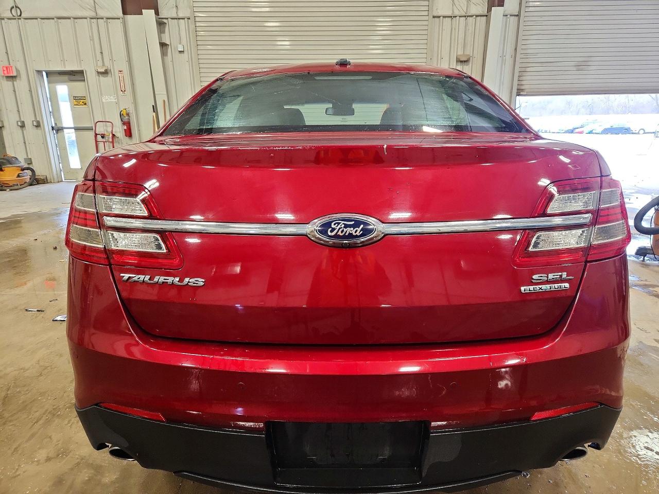 2015 FORD TAURUS SEL photo 11
