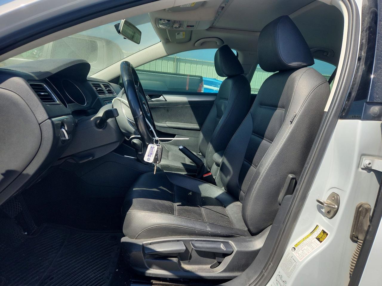 2017 VOLKSWAGEN JETTA SE photo 13