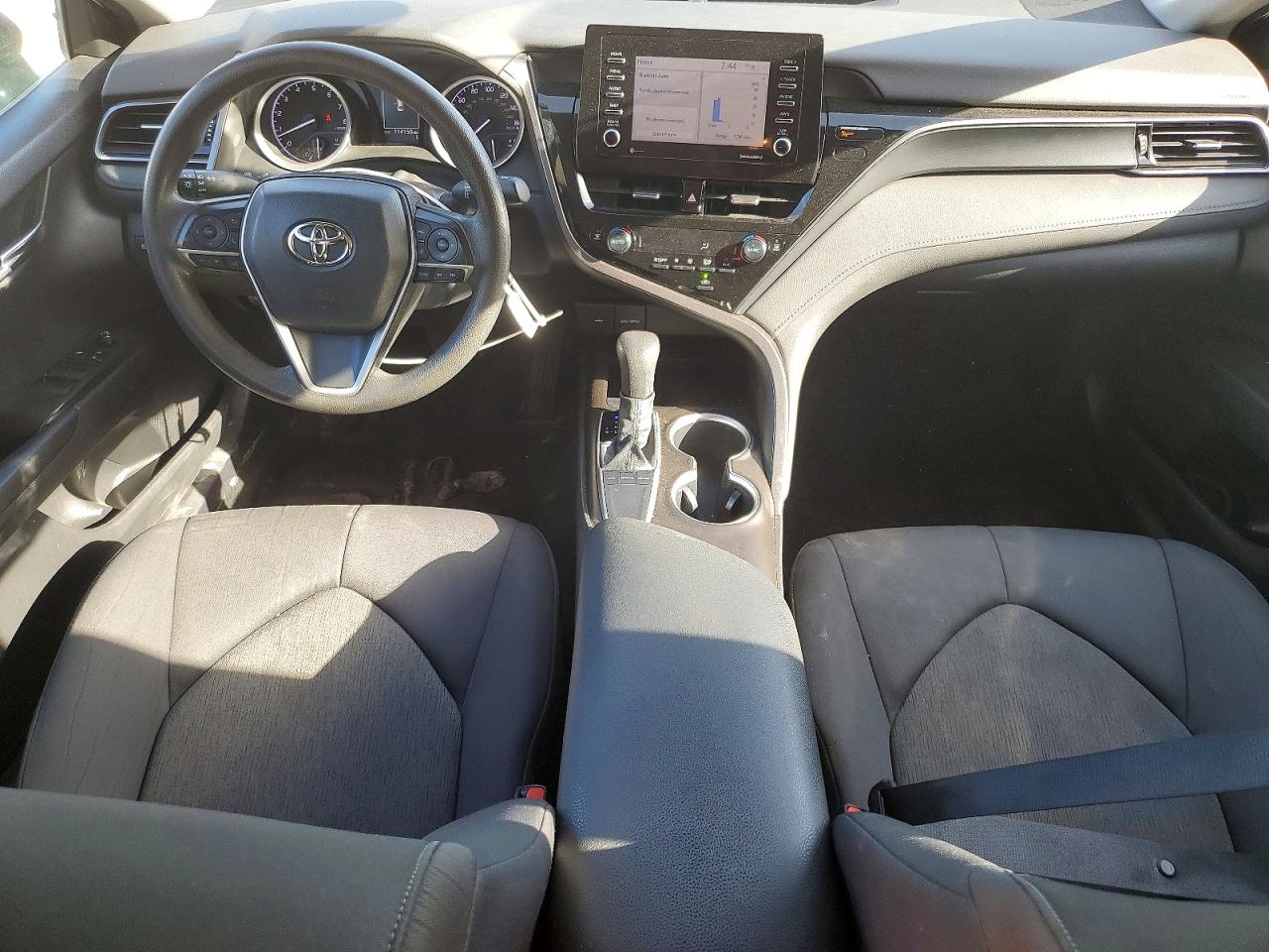 2022 TOYOTA CAMRY LE photo 22