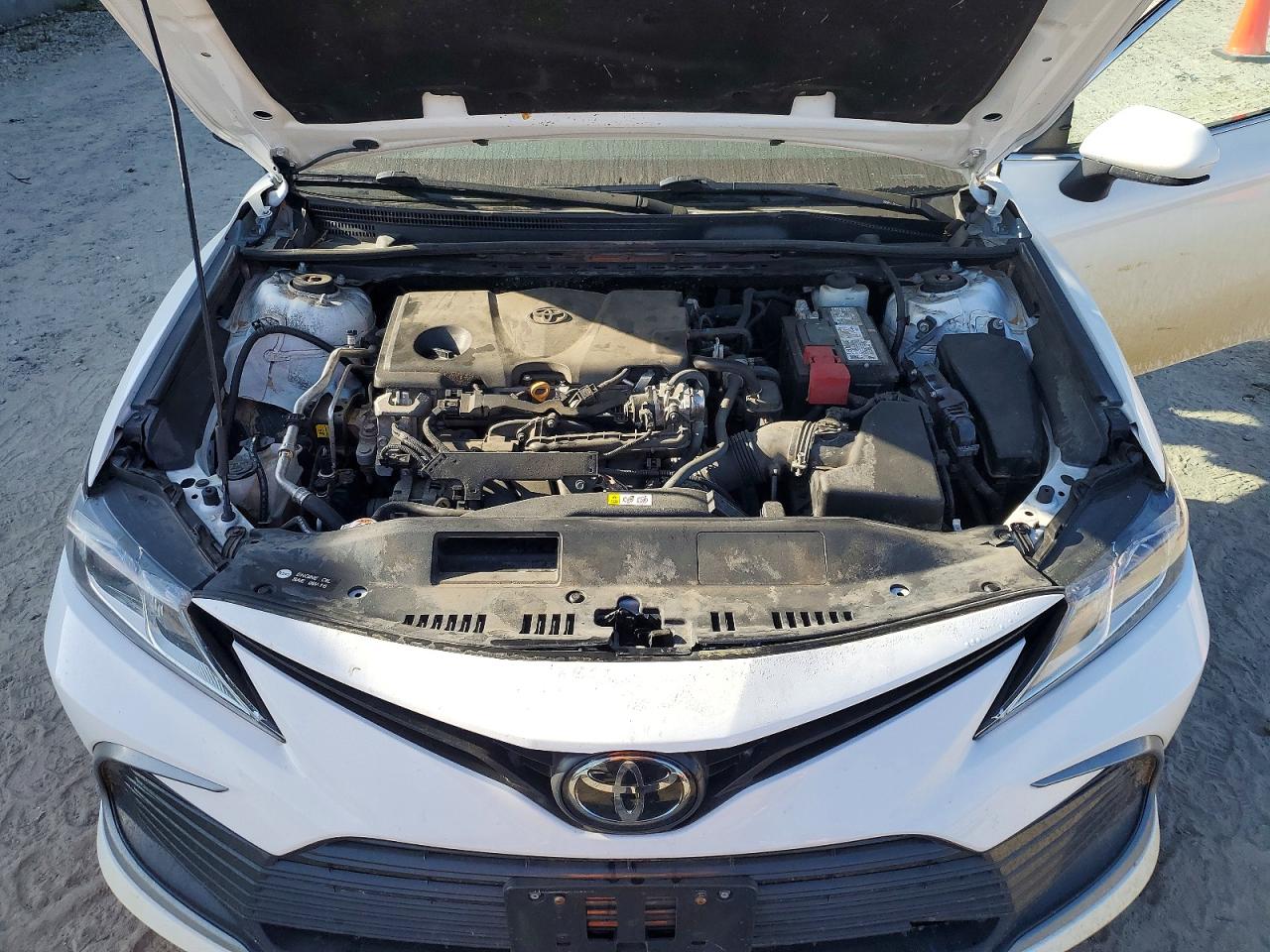 2022 TOYOTA CAMRY LE photo 31