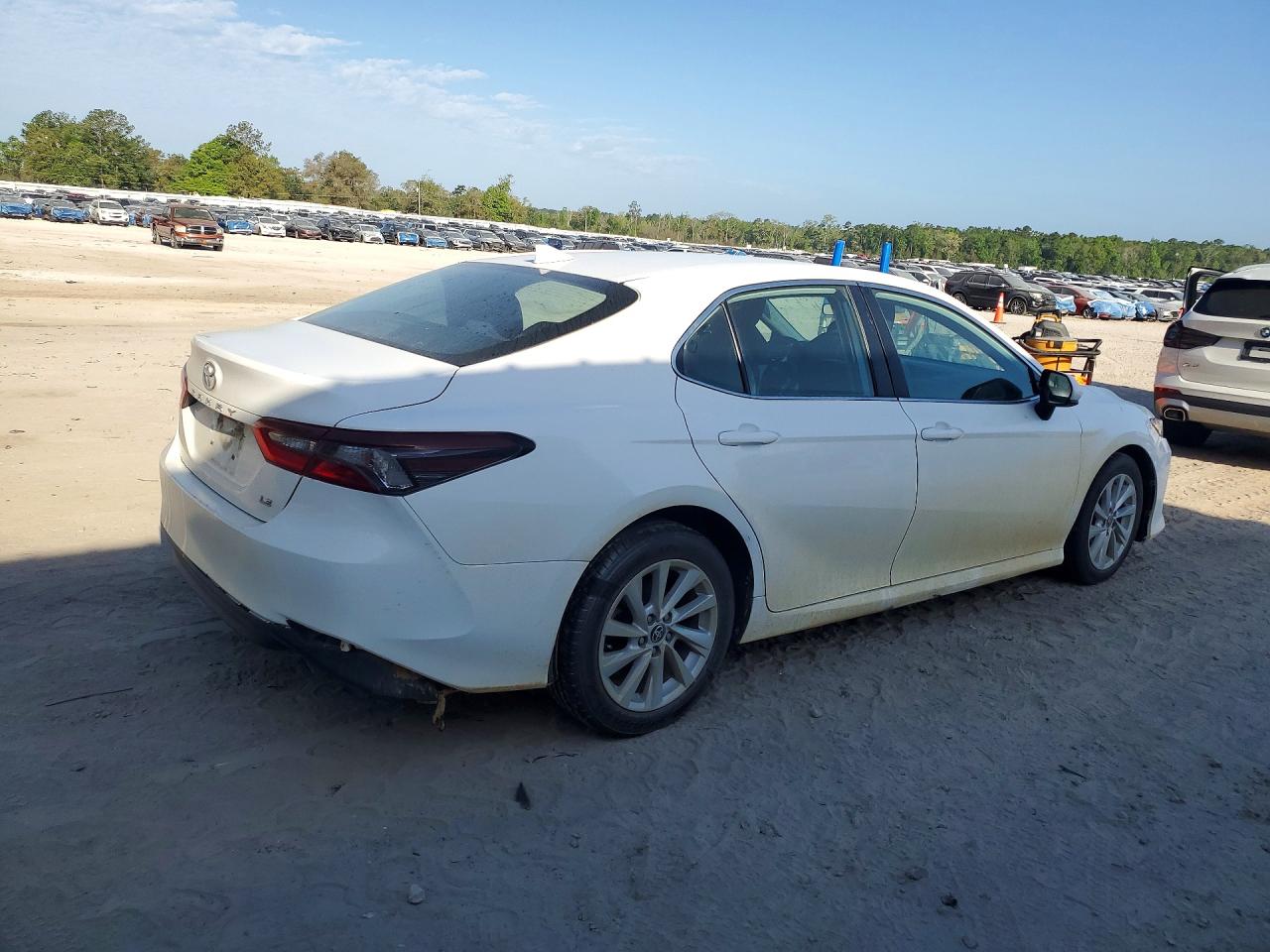 2022 TOYOTA CAMRY LE photo 7