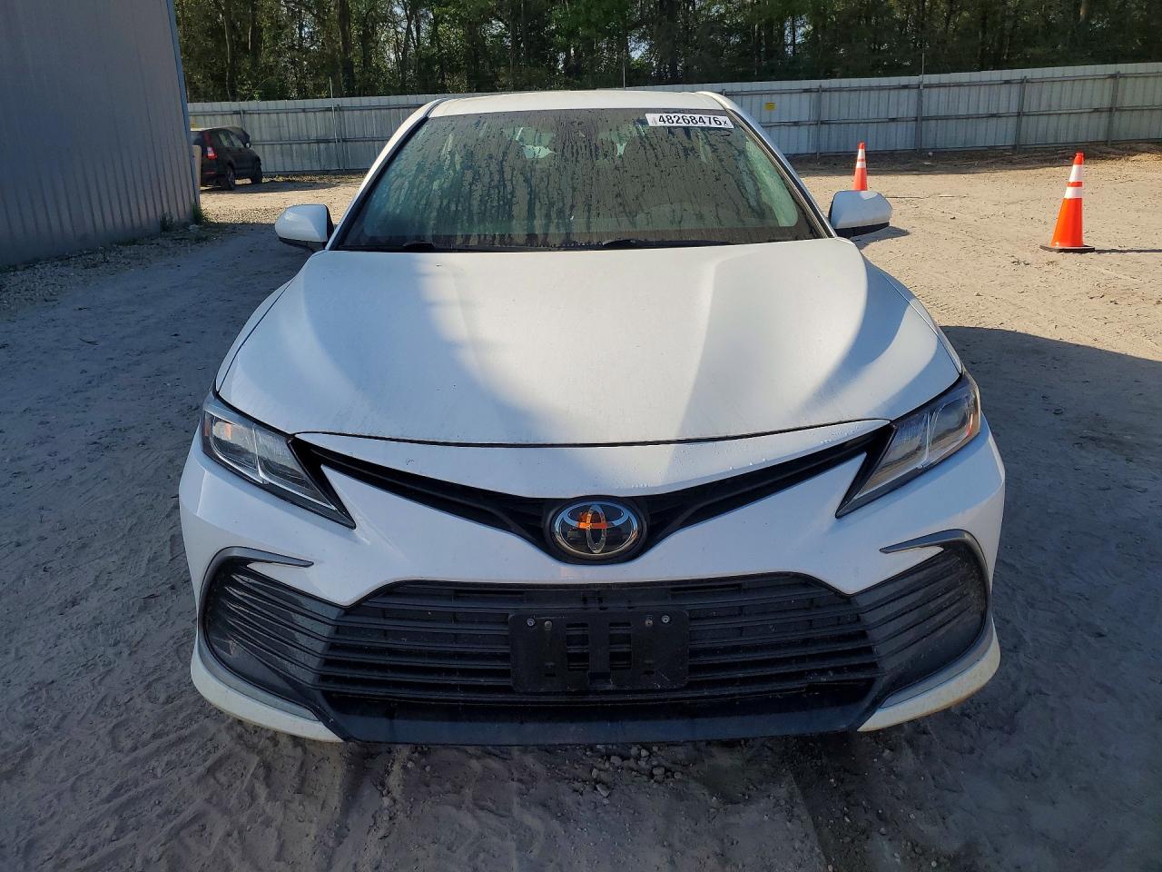 2022 TOYOTA CAMRY LE photo 13