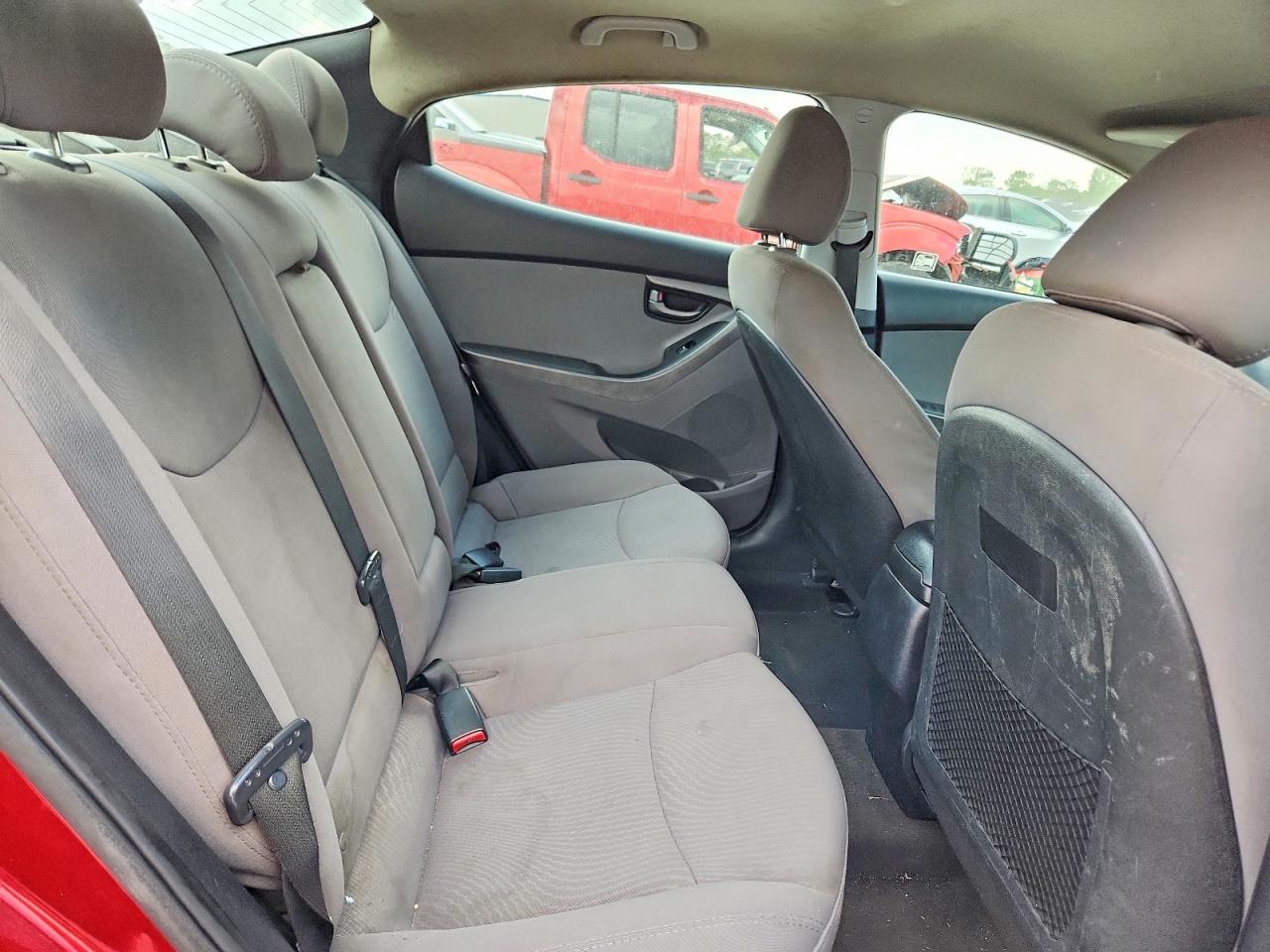 2015 HYUNDAI ELANTRA SE photo 28