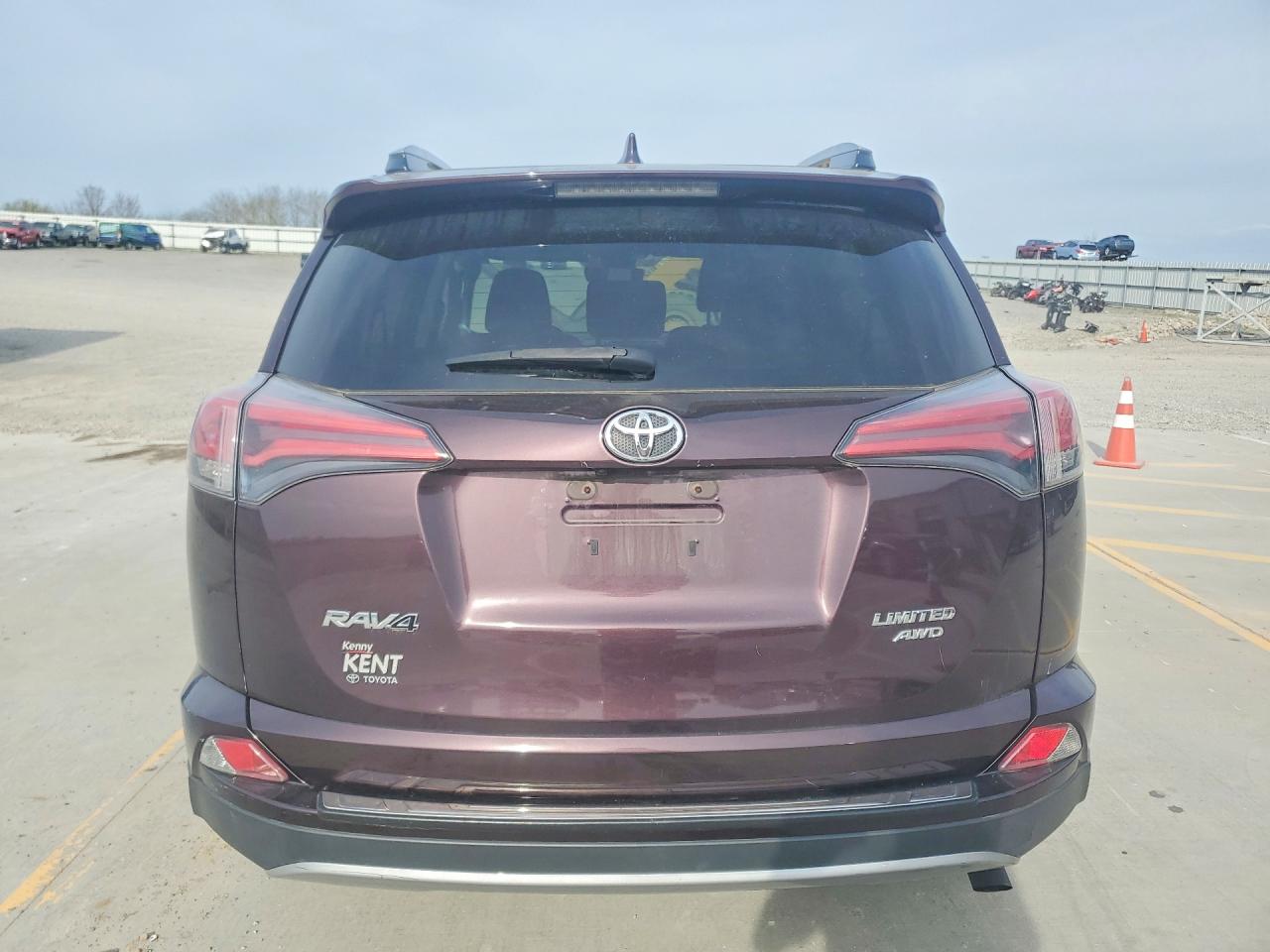 2017 TOYOTA RAV4 LIMITED photo 16