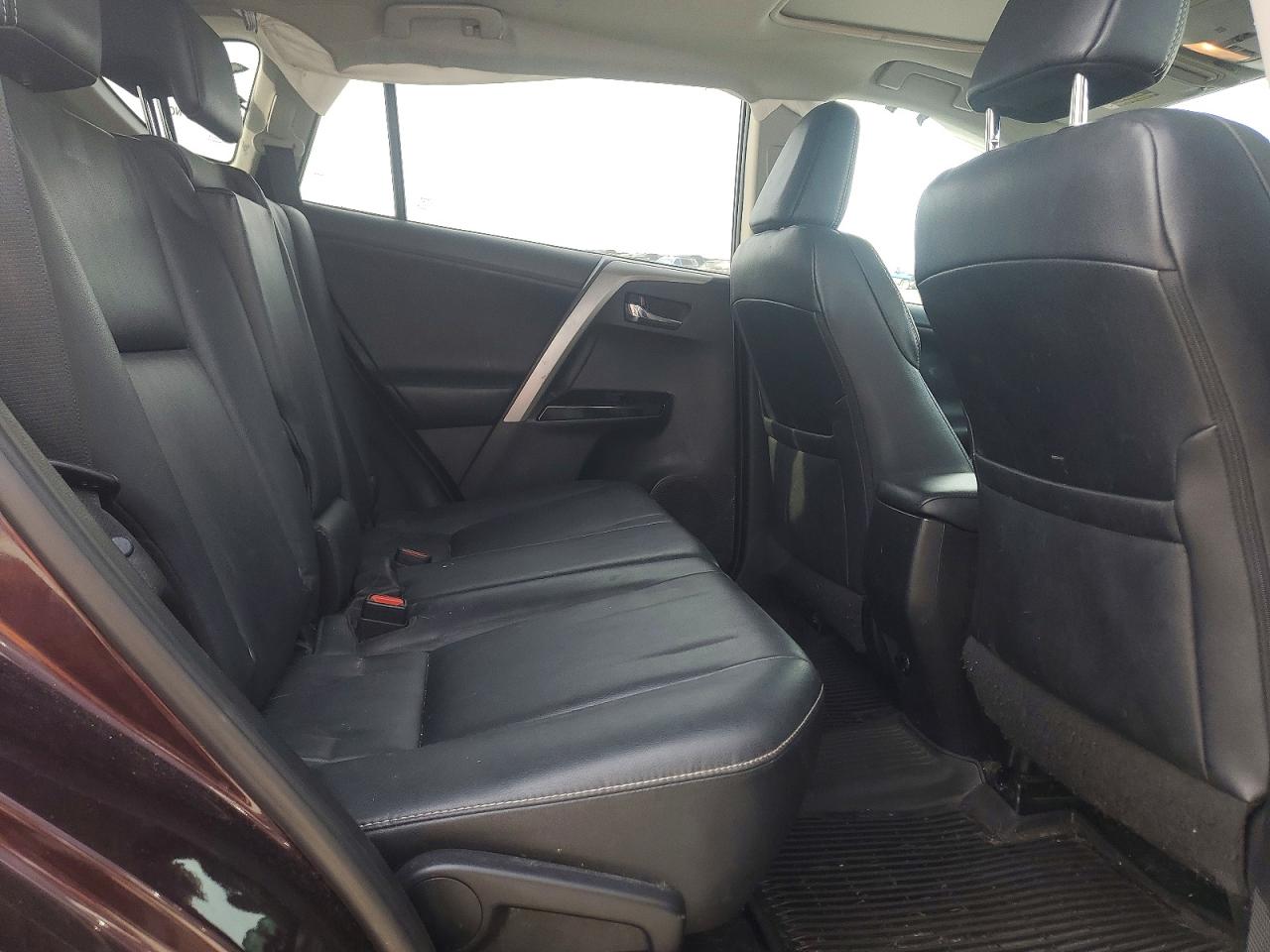 2017 TOYOTA RAV4 LIMITED photo 31