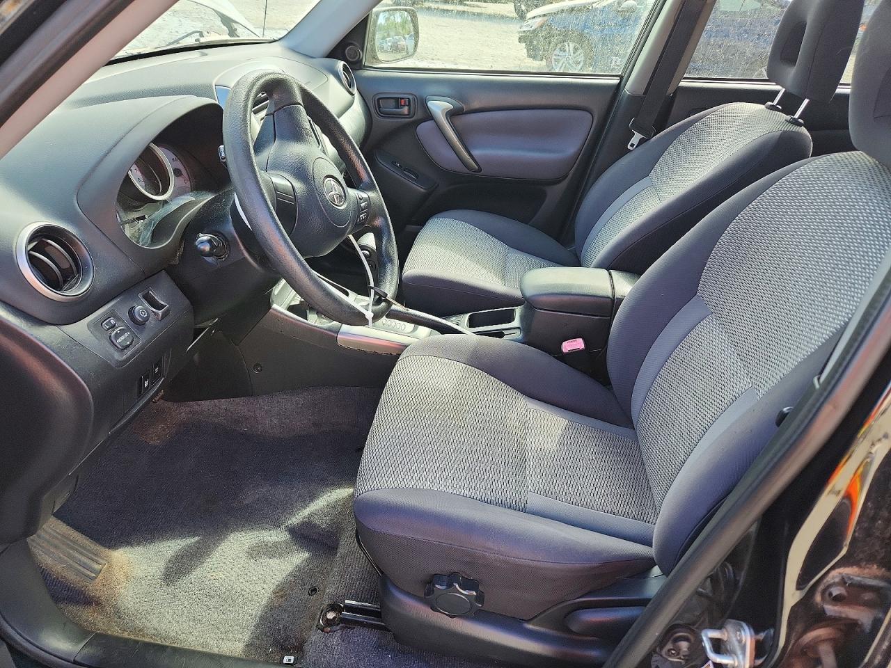 2005 TOYOTA RAV4 BASE photo 7