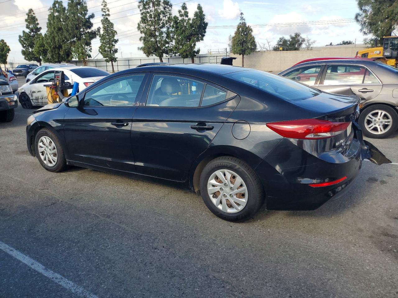 2018 HYUNDAI ELANTRA SE photo 4