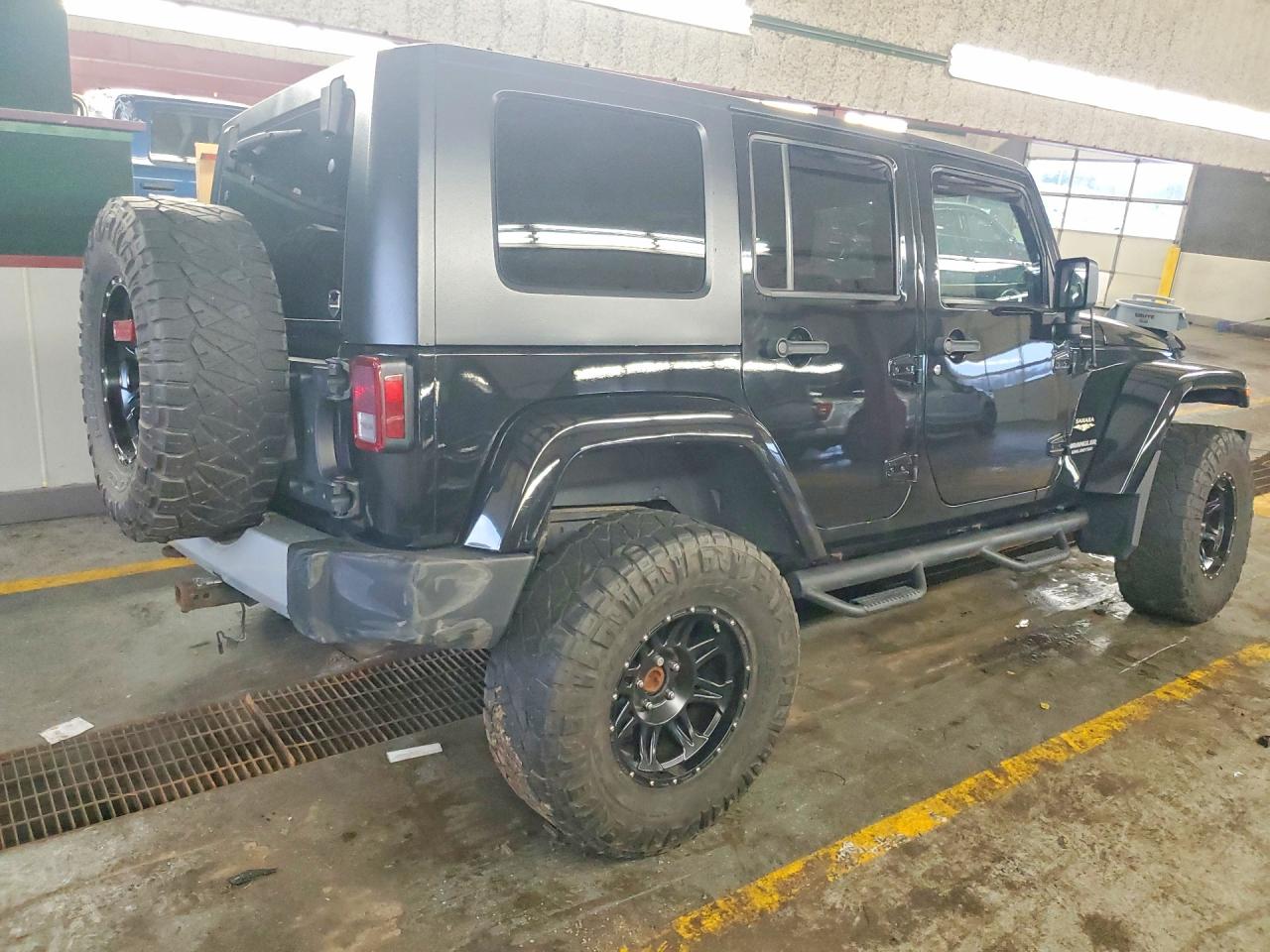 2010 JEEP WRANGLER UNLIMITED SAHARA photo 5