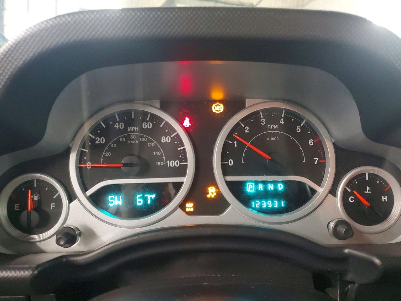 2010 JEEP WRANGLER UNLIMITED SAHARA photo 17