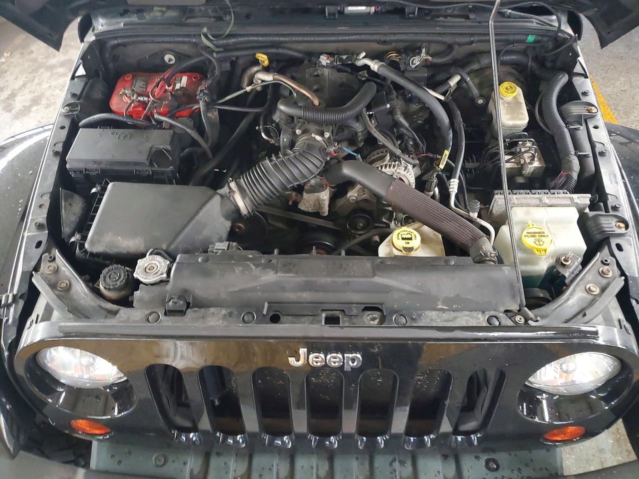2010 JEEP WRANGLER UNLIMITED SAHARA photo 21