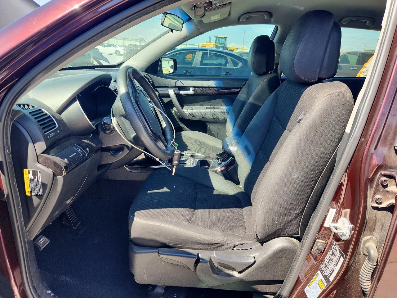 2015 KIA SORENTO LX photo 19